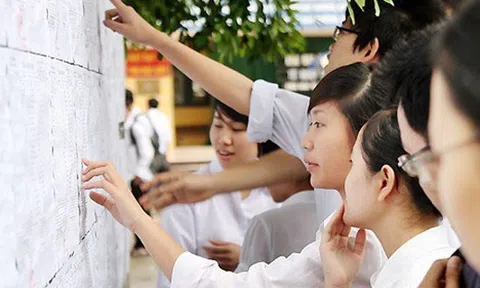 Hà Nội: Đã có điểm chuẩn vào lớp 6 song bằng, lớp 10 THPT chuyên